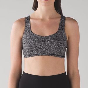 Lululemon Free to be tranquil bra 6